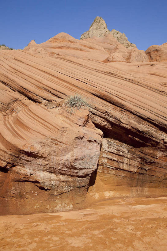 无人,竖图,全景,室外,白天,正面,旅游,度假,美景,山,山脉,峡谷,日光,中国,亚洲,壮观,地形,景点,景观,山路,娱乐,东方,红色,风景,自然,享受,休闲,景色,放松,幻想,摄影,风光,干旱,自然风光,神奇,外景,东亚,地貌,丹霞地貌,陕西,陕西省,出色,杰出,卓越,奇妙,中华人民共和国,西北地区,陕,榆林,榆林市,独特,地质学,波浪谷,彩图,旅行,地势,靖边,靖边县,bj174