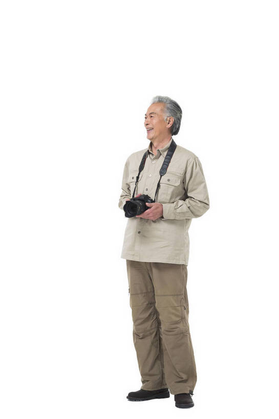 东方人,成年人,老年人,头发,一个人,摄影师,站,笑,微笑,露齿笑,竖图,彩色,照片,白色背景,锻炼,旅游,度假,快乐,幸福,秋季,北京,中国,亚洲,游客,服装,节日,庆祝,图片,年轻,生活,拿着,休闲装,黄种人,文化,娱乐,一个,拍照,衣服,白色,春季,郊游,庆典,休闲,游玩,健康,休闲服,放松,活力,精神,乐趣,自信,摄影,服饰,生活方式,单个,纪念,单反相机,假期,退休,享乐,愉悦,娱乐活动,爱好,玩乐,户外运动,单人,周末,东亚,摄影器材,重阳节,乐观,单独,无忧无虑,老年男性,男人,男性,亚洲人,中国人,照相机,全身,影棚拍摄,旅行,欢乐,开心,愉快,拍摄,照相,登高节,老年节,运动装,bj174