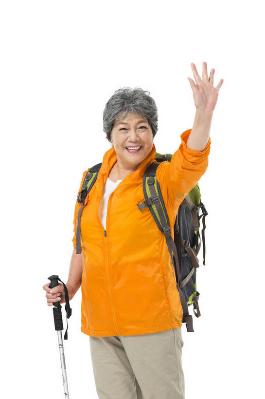 东方人,成年人,老年人,头发,一个人,站,笑,攀登,微笑,露齿笑,竖图,彩色,照片,白色背景,锻炼,旅游,度假,快乐,探险,幸福,秋季,北京,中国,亚洲,服装,节日,庆祝,图片,年轻,生活,打招呼,挥手,注视,休闲装,黄种人,文化,娱乐,一个,衣服,白色,背包,春季,观察,看,手势,招手,郊游,庆典,休闲,游玩,健康,休闲服,放松,活力,精神,乐趣,自信,摄影,服饰,生活方式,单个,拐杖,观看,纪念,手杖,假期,察看,退休,享乐,愉悦,关注,娱乐活动,爱好,玩乐,户外运动,装备,单人,挑战,周末,东亚,重阳节,乐观,单独,无忧无虑,老年女性,女人,女性,亚洲人,中国人,登山,爬山,半身,影棚拍摄,旅行,欢乐,开心,愉快,登高节,老年节,打手势,运动装,bj174