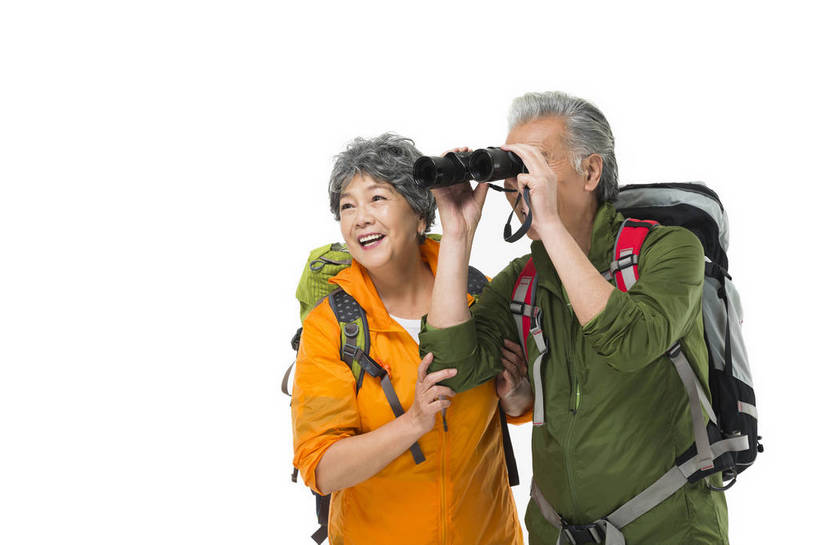 东方人,成年人,老年人,头发,两个人,家庭,夫妻,丈夫,妻子,站,笑,微笑,露齿笑,横图,彩色,照片,白色背景,爱情,锻炼,旅游,度假,快乐,兴奋,幸福,秋季,北京,中国,亚洲,游客,勾,挽,服装,节日,庆祝,并排,图片,望远镜,浪漫,年轻,生活,休闲装,黄种人,文化,娱乐,衣服,白色,背包,春季,郊游,庆典,休闲,游玩,健康,温暖,温馨,一家人,休闲服,恩爱,放松,活力,精神,乐趣,亲密,自信,勾着,恋人,摄影,服饰,生活方式,靠近,纪念,和睦,假期,退休,搀扶,享乐,愉悦,发泄,关爱,娱乐活动,亲近,亲情,爱好,释放,玩乐,户外运动,装备,挽着,周末,东亚,陪同,重阳节,乐观,视野,陪伴,无忧无虑,老年男性,老年女性,男人,男性,女人,女性,亚洲人,中国人,夫妇,情侣,半身,影棚拍摄,旅行,爱,欢乐,开心,愉快,登高节,老年节,伴侣,融洽,运动装,伴随,bj174
