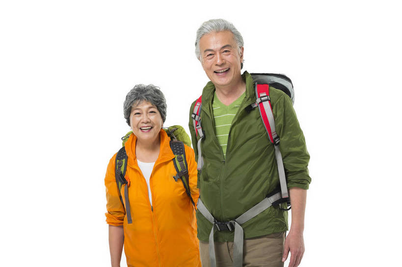 东方人,成年人,老年人,头发,两个人,家庭,夫妻,丈夫,妻子,站,笑,微笑,露齿笑,横图,彩色,照片,白色背景,爱情,锻炼,旅游,度假,快乐,幸福,秋季,北京,中国,亚洲,游客,服装,节日,庆祝,并排,图片,浪漫,年轻,生活,注视,休闲装,黄种人,文化,娱乐,衣服,白色,背包,春季,观察,看,郊游,庆典,休闲,游玩,健康,温暖,温馨,一家人,休闲服,恩爱,放松,活力,精神,乐趣,亲密,自信,恋人,摄影,服饰,生活方式,观看,靠近,纪念,和睦,假期,察看,退休,享乐,愉悦,关爱,关注,娱乐活动,亲近,亲情,爱好,玩乐,户外运动,装备,周末,东亚,陪同,重阳节,乐观,视野,陪伴,无忧无虑,老年男性,老年女性,男人,男性,女人,女性,亚洲人,中国人,夫妇,情侣,半身,影棚拍摄,旅行,爱,欢乐,开心,愉快,登高节,老年节,伴侣,融洽,运动装,伴随,bj174