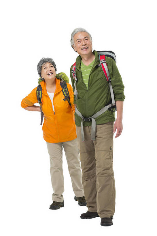 东方人,成年人,老年人,头发,两个人,家庭,夫妻,丈夫,妻子,笑,微笑,露齿笑,竖图,彩色,照片,白色背景,爱情,锻炼,旅游,度假,快乐,幸福,秋季,北京,中国,亚洲,游客,服装,节日,庆祝,并排,图片,浪漫,年轻,生活,注视,休闲装,黄种人,文化,娱乐,衣服,白色,背包,春季,观察,看,郊游,庆典,休闲,游玩,健康,温暖,温馨,一家人,休闲服,恩爱,放松,活力,精神,乐趣,亲密,自信,恋人,摄影,服饰,生活方式,观看,靠近,纪念,和睦,假期,察看,退休,享乐,愉悦,关爱,关注,娱乐活动,亲近,亲情,爱好,玩乐,户外运动,装备,周末,东亚,陪同,重阳节,乐观,视野,陪伴,无忧无虑,老年男性,老年女性,男人,男性,女人,女性,亚洲人,中国人,夫妇,情侣,步行,全身,影棚拍摄,旅行,爱,欢乐,开心,愉快,登高节,老年节,伴侣,融洽,运动装,伴随,bj174