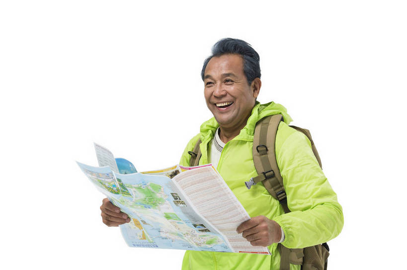 东方人,成年人,中年人,老年人,头发,一个人,笑,微笑,露齿笑,横图,彩色,照片,白色背景,锻炼,旅游,度假,快乐,幸福,秋季,道路,地图,北京,中国,亚洲,握,服装,节日,庆祝,信息,图片,交通,年轻,生活,拿,拿着,休闲装,黄种人,方向,文化,娱乐,一个,衣服,白色,背包,春季,郊游,庆典,休闲,游玩,健康,休闲服,放松,活力,精神,乐趣,自信,握着,摄影,服饰,生活方式,单个,引导,指引,纪念,假期,退休,享乐,愉悦,娱乐活动,爱好,玩乐,户外运动,装备,单人,周末,东亚,重阳节,乐观,单独,无忧无虑,老年男性,男人,男性,亚洲人,中国人,步行,登山,爬山,半身,影棚拍摄,旅行,欢乐,开心,愉快,登高节,老年节,导航,运动装,bj174