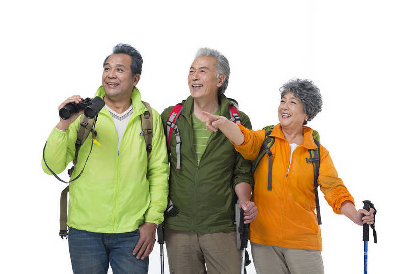 东方人,成年人,老年人,头发,三个人,人群,伙伴,朋友,站,笑,微笑,露齿笑,横图,彩色,照片,白色背景,锻炼,旅游,度假,快乐,友谊,幸福,秋季,北京,中国,亚洲,指,服装,节日,庆祝,并排,图片,望远镜,年轻,生活,注视,休闲装,黄种人,方向,文化,娱乐,衣服,白色,背包,春季,观察,看,手势,郊游,庆典,休息,休闲,游玩,健康,休闲服,放松,活力,精神,乐趣,亲密,自信,摄影,服饰,生活方式,拐杖,观看,靠近,纪念,手杖,假期,察看,退休,享乐,指向,愉悦,食指,关爱,关注,娱乐活动,亲近,爱好,玩乐,户外运动,结伴,装备,周末,东亚,陪同,重阳节,情感,乐观,视野,陪伴,无忧无虑,友情,老年男性,老年女性,男人,男性,女人,女性,亚洲人,中国人,半身,影棚拍摄,旅行,欢乐,开心,愉快,登高节,老年节,打手势,运动装,伴随,bj174