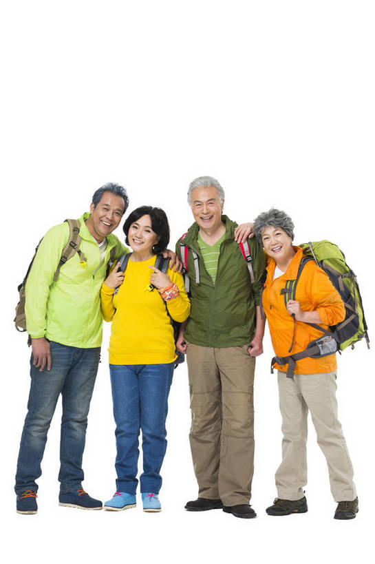 东方人,成年人,中年人,老年人,头发,四个人,人群,伙伴,朋友,站,笑,微笑,露齿笑,竖图,彩色,照片,白色背景,锻炼,旅游,度假,快乐,友谊,幸福,团队,秋季,北京,中国,亚洲,服装,节日,庆祝,并排,图片,年轻,生活,注视,休闲装,黄种人,文化,娱乐,衣服,白色,背包,春季,观察,看,郊游,庆典,休闲,游玩,健康,休闲服,放松,活力,精神,乐趣,亲密,自信,摄影,服饰,生活方式,搭肩,观看,靠近,纪念,假期,察看,退休,享乐,愉悦,关爱,关注,娱乐活动,亲近,爱好,玩乐,户外运动,结伴,装备,周末,东亚,陪同,重阳节,情感,乐观,陪伴,无忧无虑,友情,老年男性,老年女性,男人,男性,女人,女性,亚洲人,中国人,全身,影棚拍摄,旅行,欢乐,开心,愉快,登高节,老年节,运动装,伴随,bj174