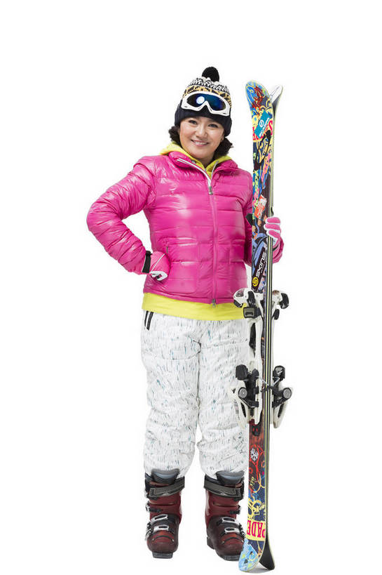 东方人,成年人,中年人,老年人,一个人,站,微笑,竖图,彩色,照片,白色背景,锻炼,旅游,度假,快乐,探险,幸福,安全,北京,中国,亚洲,服装,滑雪,图片,冬季,防护,年轻,生活,插腰,注视,休闲装,黄种人,娱乐,一个,衣服,手套,观察,看,郊游,休闲,游玩,健康,休闲服,放松,活力,精神,乐趣,自信,摄影,服饰,生活方式,单个,观看,羽绒服,保护,滑雪板,假期,察看,退休,享乐,愉悦,关注,娱乐活动,滑雪镜,滑雪帽,爱好,保险,玩乐,户外运动,装备,单人,防寒服,挑战,周末,东亚,保全,周全,安稳,安定,防护手套,乐观,冬季运动,单独,无忧无虑,平安,老年女性,女人,女性,亚洲人,中国人,全身,影棚拍摄,旅行,欢乐,开心,愉快,bj174