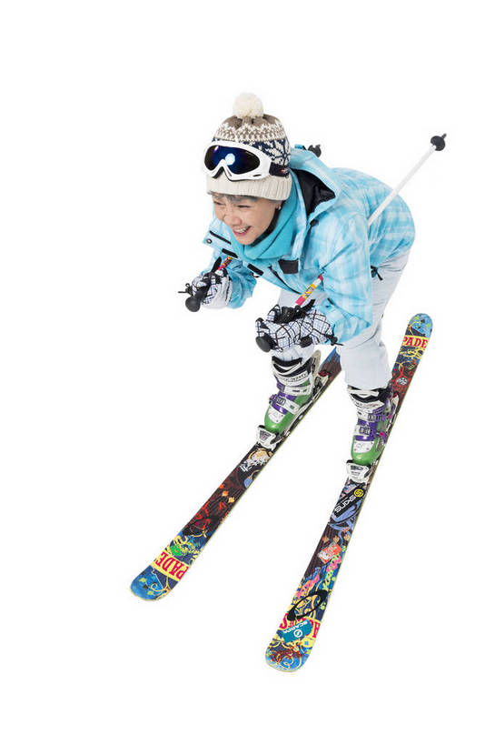 东方人,成年人,老年人,头发,一个人,站,微笑,竖图,俯视,彩色,照片,白色背景,锻炼,旅游,度假,快乐,友谊,幸福,安全,北京,中国,亚洲,服装,滑雪,图片,冬季,防护,年轻,生活,休闲装,黄种人,娱乐,一个,衣服,白色,手套,郊游,休闲,游玩,健康,休闲服,放松,活力,精神,乐趣,平衡,自信,摄影,服饰,生活方式,单个,羽绒服,保护,滑雪板,滑雪杖,手杖,假期,退休,享乐,夹着,愉悦,娱乐活动,滑雪镜,滑雪帽,爱好,保险,玩乐,户外运动,结伴,装备,滑行,单人,防寒服,挑战,周末,东亚,俯冲,陪同,情感,保全,周全,安稳,安定,防护手套,乐观,冬季运动,单独,陪伴,无忧无虑,平安,友情,老年女性,女人,女性,亚洲人,中国人,半身,高角度拍摄,影棚拍摄,旅行,欢乐,开心,愉快,伴随,bj174