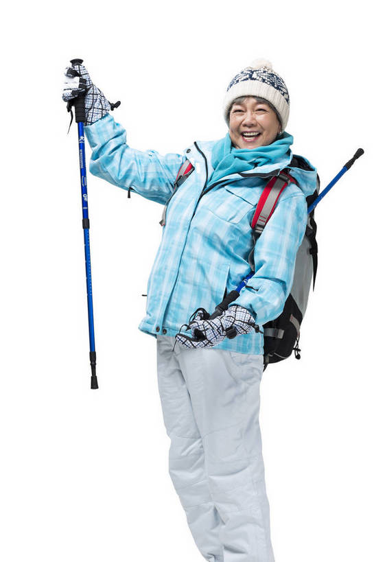 东方人,成年人,老年人,头发,一个人,站,攀登,微笑,竖图,彩色,照片,白色背景,锻炼,旅游,度假,快乐,探险,幸福,北京,中国,亚洲,服装,图片,冬季,年轻,生活,注视,休闲装,黄种人,娱乐,一个,衣服,白色,背包,观察,看,郊游,休闲,游玩,健康,休闲服,放松,活力,精神,乐趣,自信,摄影,服饰,生活方式,单个,拐杖,观看,羽绒服,手杖,假期,察看,退休,享乐,愉悦,关注,娱乐活动,爱好,玩乐,户外运动,装备,单人,防寒服,滑雪服,挑战,周末,东亚,乐观,单独,无忧无虑,老年女性,女人,女性,亚洲人,中国人,登山,爬山,全身,影棚拍摄,旅行,欢乐,开心,愉快,bj174