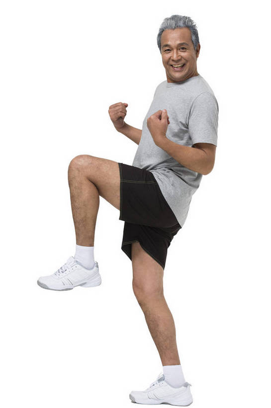 东方人,成年人,中年人,老年人,头发,一个人,站,微笑,竖图,彩色,照片,白色背景,运动服,锻炼,快乐,幸福,运动,北京,中国,亚洲,图片,年轻,生活,注视,黄种人,一个,白色,观察,加油,看,握拳,站着,休闲,健康,放松,活力,精神,力量,平衡,自信,摄影,生活方式,单个,观看,察看,退休,精力充沛,享乐,轻松,愉悦,关注,单人,东亚,乐观,单独,老年男性,男人,男性,亚洲人,中国人,站立,全身,影棚拍摄,健身,欢乐,开心,愉快,运动装,bj174