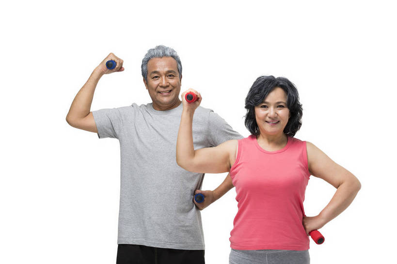 东方人,成年人,中年人,老年人,头发,两个人,家庭,夫妻,丈夫,妻子,站,举,微笑,横图,彩色,照片,白色背景,运动服,锻炼,快乐,幸福,运动,哑铃,北京,中国,亚洲,游客,图片,年轻,生活,插腰,拿着,注视,黄种人,白色,观察,看,休闲,和谐,健康,温馨,健身器械,放松,活力,精神,力量,自信,摄影,生活方式,观看,察看,退休,精力充沛,享乐,轻松,愉悦,关爱,关注,东亚,陪同,乐观,陪伴,老年男性,老年女性,男人,男性,女人,女性,亚洲人,中国人,夫妇,半身,影棚拍摄,健身,欢乐,开心,愉快,伴侣,运动装,伴随,bj174