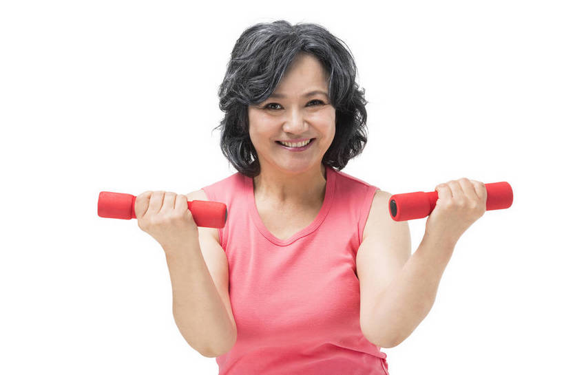东方人,成年人,中年人,老年人,头发,一个人,站,微笑,横图,彩色,照片,白色背景,运动服,锻炼,快乐,幸福,运动,举重,哑铃,北京,中国,亚洲,图片,年轻,生活,拿着,注视,黄种人,一个,观察,看,休闲,健康,温馨,健身器械,放松,活力,精神,力量,自信,摄影,生活方式,单个,观看,察看,退休,精力充沛,享乐,轻松,愉悦,关爱,关注,单人,东亚,乐观,单独,老年女性,女人,女性,亚洲人,中国人,半身,影棚拍摄,健身,欢乐,开心,愉快,运动装,bj174