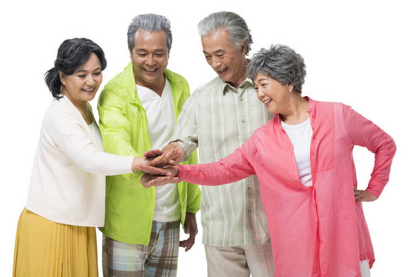 东方人,成年人,中年人,老年人,头发,四个人,人群,伙伴,朋友,站,微笑,横图,彩色,照片,白色背景,旅游,度假,快乐,友谊,幸福,团队,秋季,北京,中国,亚洲,游客,服装,图片,年轻,生活,休闲装,黄种人,衣服,白色,春季,郊游,休闲,游玩,健康,休闲服,叠加,放松,活力,精神,自信,伸手,摄影,服饰,生活方式,假期,退休,享乐,愉悦,关爱,玩乐,结伴,周末,东亚,陪同,情感,乐观,陪伴,无忧无虑,友情,老年男性,老年女性,男人,男性,女人,女性,亚洲人,中国人,半身,影棚拍摄,旅行,欢乐,开心,愉快,运动装,伴随,bj174