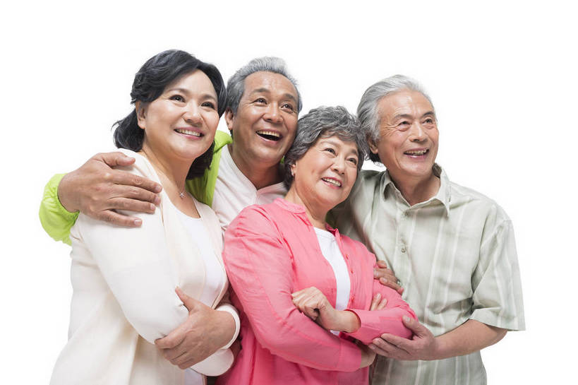 东方人,成年人,中年人,老年人,头发,四个人,人群,伙伴,朋友,站,笑,微笑,露齿笑,横图,彩色,照片,白色背景,仰视,旅游,度假,快乐,友谊,幸福,团队,秋季,北京,中国,亚洲,游客,服装,并排,年轻,生活,注视,休闲装,黄种人,衣服,白色,春季,观察,看,郊游,休闲,游玩,健康,休闲服,放松,活力,精神,亲密,自信,摄影,服饰,生活方式,搭肩,观看,靠近,假期,察看,退休,享乐,愉悦,关爱,关注,亲近,玩乐,结伴,周末,东亚,陪同,情感,乐观,陪伴,无忧无虑,友情,老年男性,老年女性,男人,男性,女人,女性,亚洲人,中国人,半身,低角度拍摄,影棚拍摄,旅行,欢乐,开心,愉快,运动装,伴随,bj174