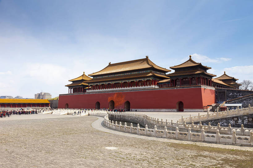 人群,故宫,宫殿,横图,全景,室外,白天,侧面,旅游,名胜古迹,标志建筑,道路,建筑,北京,中国,亚洲,古老,屋顶,屋檐,景点,景观,地面,首都,古典,宏伟,历史,文化,古建筑,午门,东方,红色,蓝色,白云,风景,蓝天,天空,自然,紫禁城,中式,旅游胜地,景色,摄影,晴天,风光,都市风光,自然风光,华贵,外景,金碧辉煌,金水桥,汉白玉,远古,中国红,蕴含,彩图,旅行,皇宫,久远,传统文化,bj174