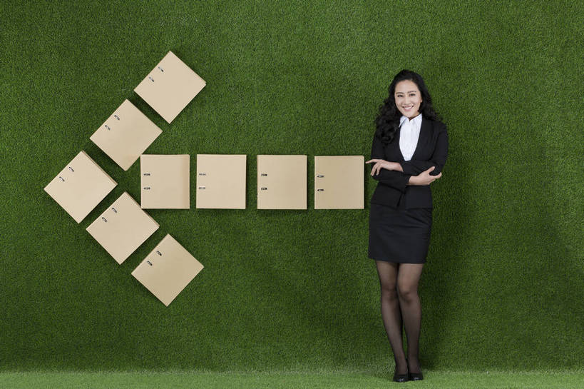 东方人,成年人,一个人,商务人士,秘书,站,笑,双手交叉,微笑,露齿笑,横图,彩色,照片,西装,商务,快乐,智慧,成功,信心,草地,草坪,拼图,北京,中国,亚洲,仅一个年轻女性,仅一个女性,仅一个人,绿色背景,套装,正装,符号,图片,文件夹,注视,职业装,黄种人,方向,箭头,绿色,自然,草皮,观察,看,职业,健康,放松,活力,自信,抱胸,创意,摄影,道具,观看,合同,环境,生态,察看,双手抱胸,愉悦,关注,文档,努力,目标,选择,单人,东亚,环境保护,乐观,活页夹,单独,年轻女性,女人,女性,亚洲人,中国人,年轻人,白领,全身,影棚拍摄,开心,愉快,办公室职员,就业,bj174