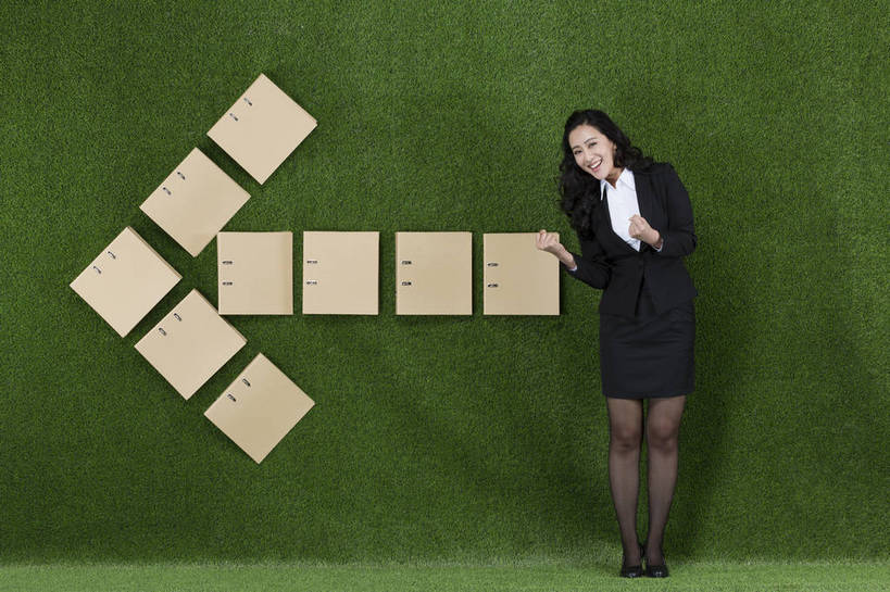 东方人,成年人,一个人,商务人士,秘书,站,笑,微笑,露齿笑,横图,彩色,照片,西装,商务,快乐,兴奋,成功,信心,草地,草坪,拼图,北京,中国,亚洲,仅一个年轻女性,仅一个女性,仅一个人,绿色背景,套装,正装,符号,图片,文件夹,注视,职业装,黄种人,方向,鼓励,箭头,绿色,自然,草皮,观察,加油,看,手势,握拳,职业,健康,放松,活力,自信,创意,摄影,道具,观看,合同,环境,生态,察看,愉悦,关注,文档,努力,目标,选择,单人,东亚,环境保护,乐观,活页夹,单独,激动,年轻女性,女人,女性,亚洲人,中国人,年轻人,白领,全身,影棚拍摄,开心,愉快,办公室职员,打手势,就业,bj174