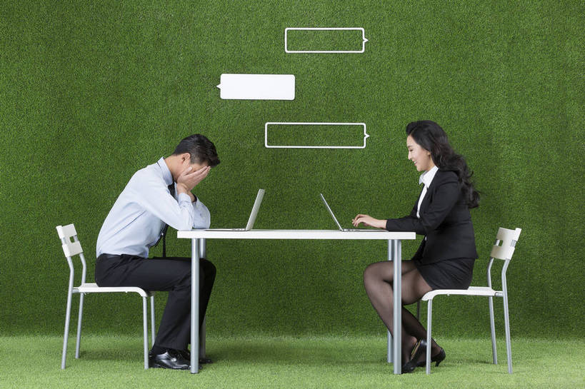 东方人,成年人,两个人,伙伴,商务人士,商务男性,商务女性,坐,微笑,横图,彩色,照片,衬衫,西装,商务,讨论,快乐,分享,团队,电脑,笔记本电脑,互联网,草地,草坪,北京,中国,亚洲,连接,绿色背景,套装,正装,沮丧,网络,信息,图片,办公桌,联系,黄种人,娱乐,绿色,自然,草皮,打字,低头,职业,放松,压力,遮,遮掩,摄影,生活方式,对比,失望,环境,专心,掩盖,遮挡,绝望,愉悦,忧虑,商务装,问题,情绪,工薪阶层,东亚,遮盖,环境保护,悲哀,掩饰,乐观,差异,男人,男性,年轻男性,年轻女性,女人,女性,亚洲人,中国人,年轻人,白领,上班族,沟通,全身,影棚拍摄,衬衣,开心,愉快,对话气泡框,办公室职员,bj174