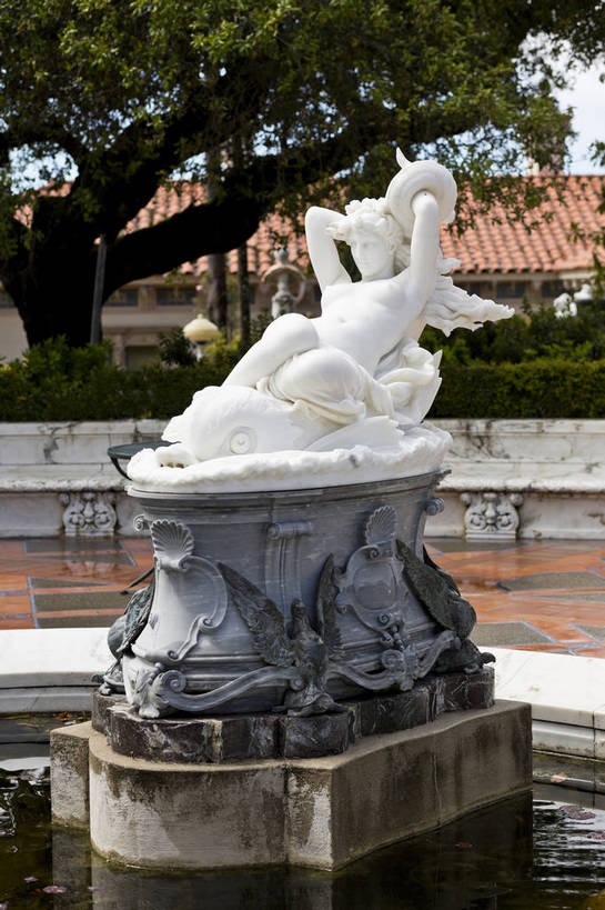 无人,竖图,彩色,室外,白天,旅游,度假,名胜古迹,标志建筑,地标,建筑,雕塑,美国,遗迹,人像,雕刻,雕像,城堡,景点,古典,古迹,历史,文化,文物,娱乐,建设,古建筑,住宅,白云,风景,蓝天,天空,享受,休闲,旅游胜地,放松,摄影,晴天,工艺,华丽,北美,北美洲,富有,加利福尼亚,华贵,美洲,经典,外景,古文明,加州,加利福尼亚州,金州,黄金州,北亚美利加洲,亚美利加洲,赫斯特城堡,圣西蒙,旅行,美利坚合众国,bj174