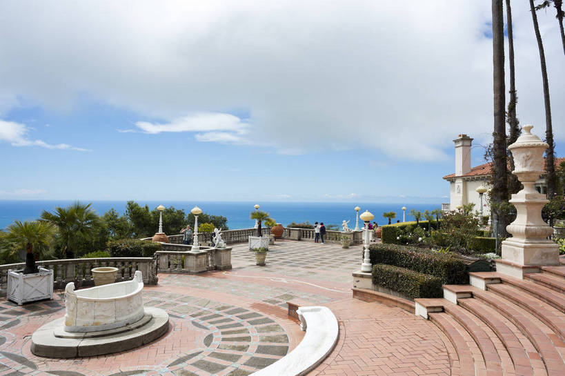 无人,横图,彩色,室外,白天,旅游,度假,名胜古迹,标志建筑,地标,建筑,雕塑,美国,遗迹,雕刻,雕像,城堡,景点,古典,古迹,历史,文化,文物,娱乐,建设,古建筑,住宅,白云,风景,蓝天,天空,享受,休闲,旅游胜地,放松,摄影,晴天,工艺,华丽,北美,北美洲,富有,加利福尼亚,华贵,美洲,经典,外景,古文明,加州,加利福尼亚州,金州,黄金州,北亚美利加洲,亚美利加洲,赫斯特城堡,圣西蒙,旅行,美利坚合众国,bj174