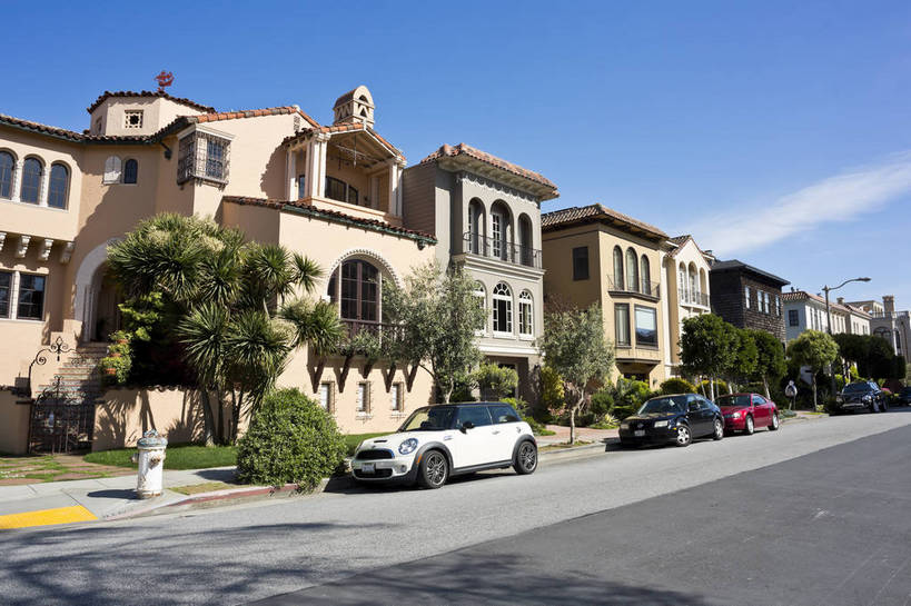 无人,花园,横图,彩色,室外,白天,旅游,草地,草坪,别墅,城市风光,标志建筑,城市,道路,地标,建筑,路,汽车,美国,房屋,建筑群,古典,生活,建设,树木,绿色,白云,风景,蓝天,天空,休闲,路面,安静,摄影,停放,晴天,风光,安逸,都市风光,私家车,外景,惬意,旧金山,加州,加利福尼亚州,三藩市,旅行,bj174