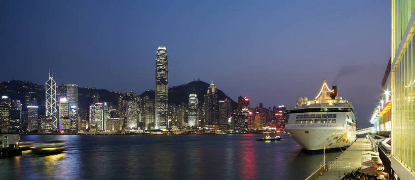 码头,横图,彩色,室外,夜晚,旅游,度假,城市风光,城市,建筑,轮船,摩天大楼,霓虹灯,照明,香港,中国,亚洲,丰富,著名,交通,娱乐,油轮,维多利亚港,现代化,地标建筑,享受,休闲,夜色,放松,运输,摄影,风光,水域,都市风光,外景,市区,香港岛,闻名,驰名,有名,发达,旅行,傍晚,海港,商务旅行,bj174