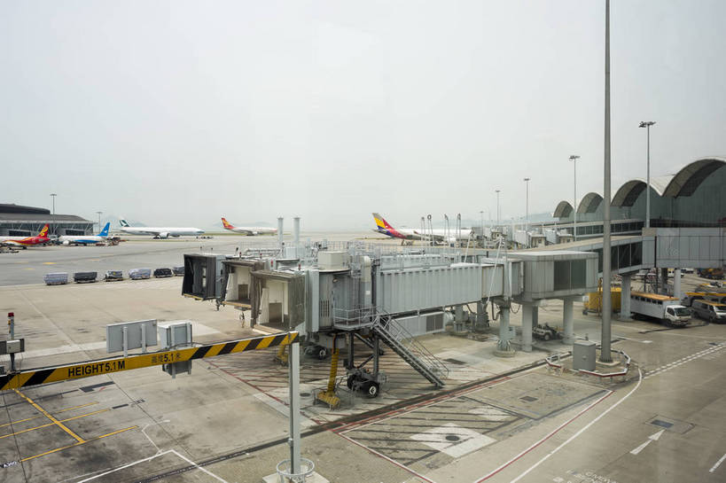 机场,横图,彩色,室外,白天,旅游,商务,飞机,香港,中国,亚洲,跑道,交通,航空,现代化,天空,停机坪,运输,摄影,经济,晴天,便利,象征,外景,空运,廊桥,香港国际机场,快捷,进步,发达,枢纽,旅行,商务旅行,bj174
