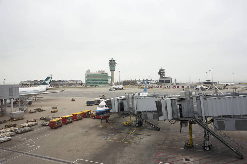 机场,横图,彩色,室外,白天,旅游,商务,飞机,香港,中国,亚洲,跑道,交通,航空,现代化,天空,停机坪,运输,摄影,经济,晴天,便利,象征,外景,空运,廊桥,香港国际机场,快捷,进步,发达,枢纽,旅行,商务旅行,bj174