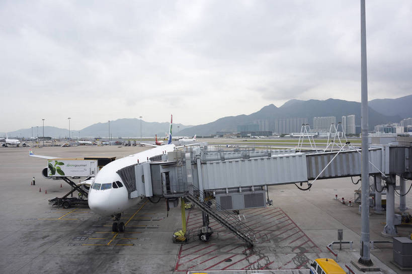 机场,横图,彩色,室外,白天,旅游,商务,飞机,香港,中国,亚洲,跑道,交通,航空,现代化,天空,停机坪,运输,摄影,经济,晴天,便利,象征,外景,空运,廊桥,香港国际机场,快捷,进步,发达,枢纽,旅行,商务旅行,bj174