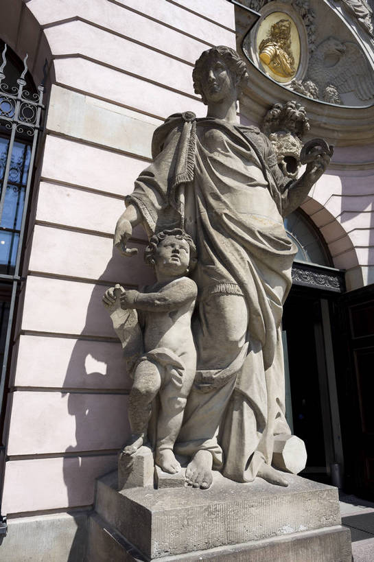 无人,竖图,彩色,室外,白天,旅游,度假,名胜古迹,城市风光,标志建筑,城市,地标,建筑,雕塑,德国,欧洲,遗迹,人物,人像,雕刻,雕像,塑像,古典,古迹,文化,文物,娱乐,建设,古建筑,柏林,风景,享受,休闲,表情,旅游胜地,放松,摄影,精致,风光,工艺,都市风光,经典,外景,精细,古文明,旅行,bj174