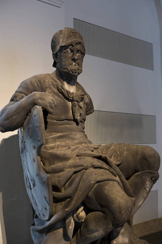 无人,竖图,彩色,室内,白天,旅游,度假,名胜古迹,城市风光,标志建筑,城市,地标,建筑,照明,雕塑,德国,欧洲,遗迹,人物,人像,雕刻,雕像,塑像,古典,古迹,文化,文物,娱乐,建设,古建筑,柏林,风景,享受,休闲,表情,旅游胜地,放松,摄影,精致,风光,工艺,都市风光,经典,精细,古文明,旅行,bj174