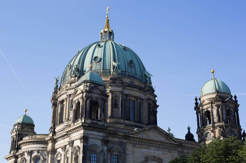 无人,教堂,横图,彩色,室外,白天,旅游,度假,名胜古迹,城市风光,标志建筑,城市,地标,建筑,雕塑,德国,欧洲,遗迹,人物,雕像,塑像,屋顶,首都,弧形,古典,顶棚,古迹,历史,文物,娱乐,建设,古建筑,柏林,柏林大教堂,风景,蓝天,天空,享受,休闲,旅游胜地,放松,摄影,信仰,晴天,风光,神圣,都市风光,经典,外景,欧式建筑,古文明,旅行,bj174