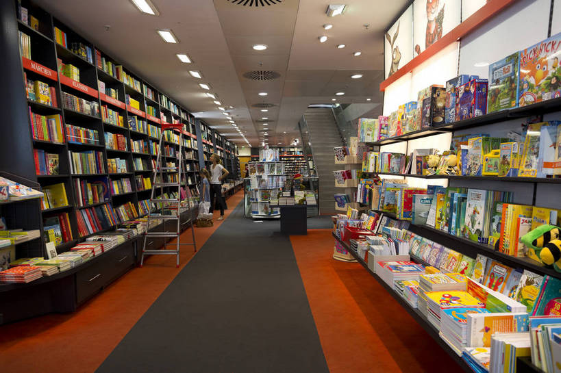 图书馆,横图,彩色,城市风光,城市,建筑,照明,德国,欧洲,学习,首都,文化,柏林,风景,休闲,景色,安静,人文,摄影,风光,知识,欧式建筑,书,bj174