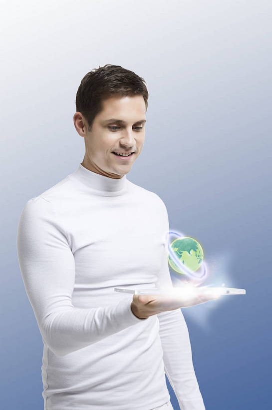 西方人,成年人,中年人,一个人,科学家,站,微笑,竖图,彩色,室内,商务,时尚,快乐,通讯,自由,幸福,骄傲,信心,显示器,互联网,技术,数码,高科技,科技,北京,中国,欧洲人,亚洲,仅一个男性,阴影,蓝色背景,研究,工作,科学,空间,网络,地球仪,屏幕,图片,地球,高光,几何,计算机图形,年轻,合成,图像,信息技术,数码合成,显示屏,现代,白色,向下看,职业,健康,放松,幻想,活力,自信,摄影,生活方式,技巧,好奇,电脑合成图,数码合成图,创造力,科学技术,科幻,未来,愉悦,工作装,合成图,影像,努力,手艺,专业,液晶显示器,虚拟,梦想,单人,输出设备,东亚,防尘服,乐观,单独,技能,技艺,男人,男性,年轻男性,美国人,年轻人,技术员,端着,半身,欢乐,开心,愉快,妙技,全息图,本领,白色人种,感知,bj174