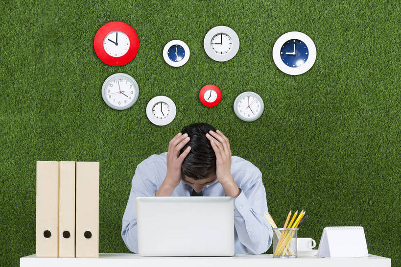 东方人,成年人,头,一个人,商务人士,办公室,坐,横图,彩色,照片,衬衫,商务,电脑,笔记本电脑,互联网,草地,草坪,北京,中国,亚洲,仅一个男性,仅一个人,绿色背景,正装,沮丧,工作,时间,图片,办公桌,领带,文件夹,托腮,职业装,黄种人,数码合成,文具,仅一个年轻男性,绿色,自然,草皮,钟表,职业,健康,疲倦,压力,摄影,合同,失望,环境,生态,疲劳,绝望,疲惫,忧虑,文档,问题,情绪,困乏,单人,东亚,计时工具,环境保护,疲乏,悲哀,委顿,疲困,疲顿,疲钝,倦怠,怠倦,活页夹,单独,男人,男性,年轻男性,亚洲人,中国人,年轻人,头部,白领,钟,半身,影棚拍摄,办公室职员,心理,bj174