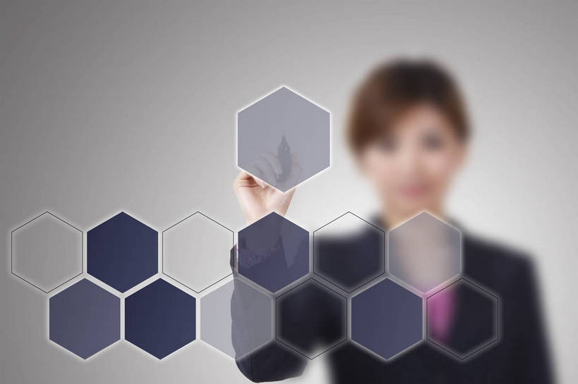 东方人,成年人,一个人,商务人士,商务女性,微笑,横图,彩色,照片,商务,时尚,快乐,满意,幸福,信心,城市,北京,中国,亚洲,仅一个女性,仅一个人,指,灰色背景,套装,正装,笔,点,图片,图形,美丽,年轻,指点,黄种人,数码合成,现代,手势,职业,健康,放松,活力,美女,自信,摄影,生活方式,青春,白板笔,多边形,轻松,指向,愉悦,商务装,单人,工薪阶层,东亚,乐观,单独,年轻女性,女人,女性,亚洲人,中国人,年轻人,白领,上班族,触摸,半身,欢乐,开心,愉快,魅力,办公室职员,打手势,bj174