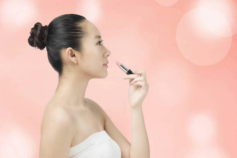 东方人,成年人,脸,头,脸颊,头发,一个人,横图,彩色,照片,室内,白天,背景,侧面,化妆,美容,时尚,性感,快乐,满意,幸福,纯洁,信心,数码,科技,美景,北京,日光,中国,亚洲,仅一个女性,仅一个人,护肤,阴影,网络,工具,图片,景观,光亮,高光,几何,计算机图形,美丽,年轻,合成,拿着,黄种人,干净,数码合成,肩膀,粉色,黑色,自然,彩妆,唇膏,保养,享受,休闲,健康,景色,放松,活力,可爱,美女,童年,童趣,自信,保健,摄影,生活方式,青春,皮肤,盘发,光滑,电脑合成图,数码合成图,高雅,优美,轻松,愉悦,合成图,关爱,清新,发髻,自然风光,改变,单人,童真,东亚,烂漫,无邪,纯净,养颜,柔和,乐观,细腻,平滑,单独,完美,天真,年轻女性,女人,女性,亚洲人,中国人,年轻人,头部,脸部,脸蛋,面部,半身,影棚拍摄,欢乐,开心,愉快,SPA美容,光斑,魅力,美人,bj174