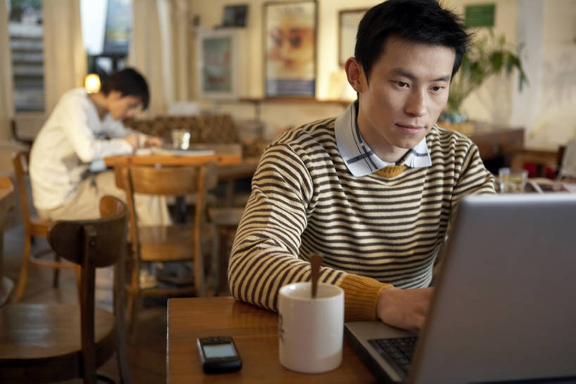 东方人,两个人,学生,横图,室内,白天,正面,通讯,笔记本电脑,技术,植物,窗户,桌子,杯子,椅子,北京,中国,亚洲,敲打,电子邮件,联系,休闲装,输入,饮食,框架,打字,放松,想,读,摄影,点击,敲击,专心,咖啡店,网上冲浪,东亚,无线电技术,想法,按键,计算机,年轻男性,亚洲人,中国人,年轻人,坐着,半身,彩图,餐馆,咖啡馆,bj175