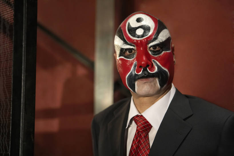 东方人,脸,头,脸颊,一个人,商务人士,演员,商务男性,舞台,横图,室内,留白,正面,民族服装,衬衫,西装,商务,技术,楼梯,北京,中国,亚洲,西方,套装,服装,正装,艺术,面具,领带,古典,注视,文化,现代,传统,东方,肩膀,剃头,衣服,化妆品,观察,看,站着,概念,比较,个性,工业,摄影,服饰,观看,技巧,古装,察看,关注,旧的,中国文化,肖像,手艺,商务装,改变,反差,工薪阶层,京剧,东亚,东亚文化,一套,歌剧,韵味,技能,技艺,想法,老年男性,亚洲人,中国人,头部,脸部,脸蛋,面部,白领,上班族,彩图,衬衣,传统服装,民俗服,化装,中国戏曲,妙技,焦距,传统文化,本领,京剧演员,摆拍,bj175