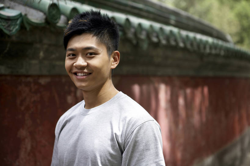 东方人,肌肉,头发,健壮,一个人,运动员,微笑,横图,室外,白天,留白,正面,运动服,锻炼,快乐,幸福,比赛,运动,竞争,北京,中国,亚洲,仅一个男性,仅一个人,服装,T恤,注视,娱乐,仅一个年轻男性,衣服,黑色,观察,看,站着,休闲,健康,活力,力量,摄影,服饰,观看,环境,察看,享乐,体育运动,衣着,早晨,穿着,关注,肖像,田径运动,东亚,混凝土墙,衣饰,体育,男人,男性,年轻男性,亚洲人,中国人,年轻人,休闲活动,体育运动员,运动选手,半身,彩图,健身,运动装,bj175