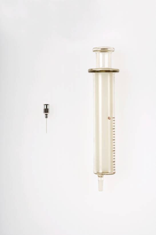 无人,竖图,白色背景,安全,静物,药,锐利,药剂,塑胶,防护,药品,治疗,摄影,保护,药物,医疗,锋利,卫生,注射器,尖锐,简单,医疗器械,保险,预防,注射剂,防腐剂,平安,注射液,彩图,影棚拍摄,bj175