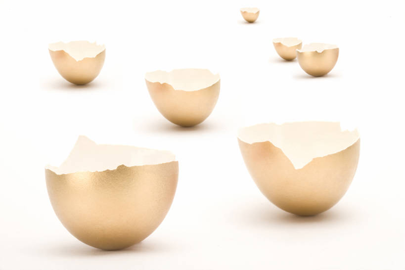 无人,横图,留白,抠图,白色背景,正面,静物,金属,鸡蛋,破坏,主食,饮食,破损,颜色,摄影,损坏,脆弱,代表,空白,彩图,影棚拍摄,金子,bj175