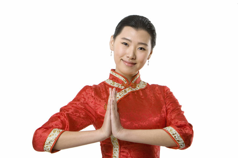 东方人,成年人,一个人,服务员,握手,笑,微笑,露齿笑,横图,留白,抠图,白色背景,正面,快乐,幸福,热情,信心,中国,仅一个女性,旗袍,丝绸,美丽,祝福,注视,红色,观察,看,手势,站着,职业,服务,摄影,观看,礼节,察看,高雅,关注,中国文化,祝贺,问候,古典风格,东亚,东亚文化,谢谢,年轻女性,女人,女性,亚洲人,中国人,年轻人,服务生,侍者,搀手,拉手,手拉手,手握手,半身,彩图,影棚拍摄,传统服装,打手势,传统文化,bj175