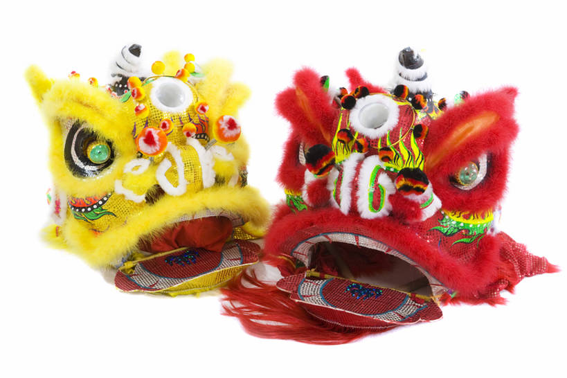 无人,横图,留白,白色背景,正面,运气,春节,亚洲,舞狮,表演,咆哮,欢呼,庆祝,瓷器,一对,传统,两个,红色,祈祷,概念,活力,力量,中国文化,亚洲狮,典礼,演出服,东亚,东亚文化,鬃毛,北京市,元旦,彩图,影棚拍摄,欢乐,传统文化,传统节日,bj175