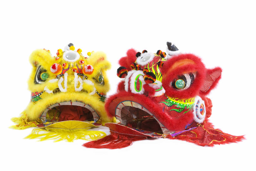 无人,横图,留白,白色背景,正面,运气,春节,亚洲,舞狮,表演,咆哮,欢呼,庆祝,瓷器,一对,传统,两个,红色,祈祷,概念,活力,力量,中国文化,亚洲狮,典礼,演出服,东亚,东亚文化,鬃毛,北京市,元旦,彩图,影棚拍摄,欢乐,传统文化,传统节日,bj175