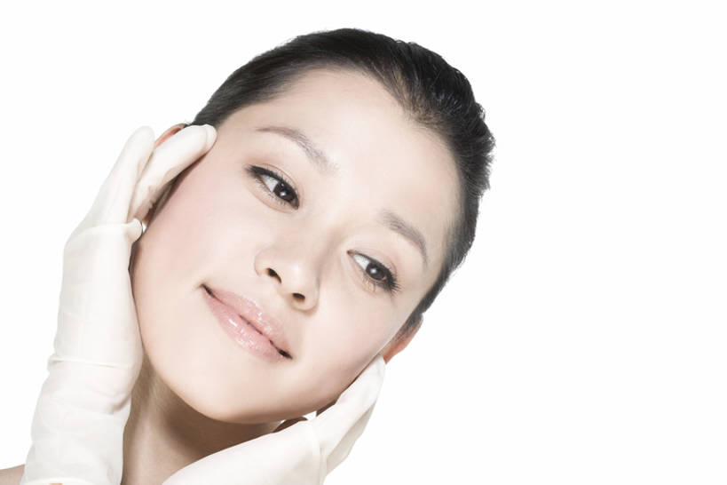 东方人,成年人,脸,头,脸颊,手,裸体,一个人,微笑,横图,留白,抠图,白色背景,正面,美容,快乐,满意,幸福,安全,北京,中国,亚洲,仅一个年轻女性,仅一个女性,仅一个人,撑,服装,防护,美丽,托腮,休闲装,干净,裸露,肩膀,衣服,白色,手套,托,保养,休闲,健康,休闲服,保健,摄影,服饰,皮肤,保护,光滑,享乐,托下巴,肖像,裸,保险,东亚,纯净,保全,周全,安稳,安定,防护手套,细腻,平滑,美化,平安,年轻女性,女人,女性,亚洲人,中国人,年轻人,头部,脸部,脸蛋,面部,触摸,彩图,影棚拍摄,欢乐,抗衰老,bj175