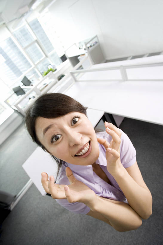 东方人,成年人,脸,头,脸颊,一个人,商务人士,商务女性,办公室,竖图,正面,衬衫,商务,北京,中国,亚洲,仅一个年轻女性,仅一个女性,仅一个人,套装,倾斜,注视,书桌,肩膀,观察,看,职业,健康,表情,隔断,夸张,压力,摄影,观看,惊奇,察看,变形,关注,商务装,工薪阶层,东亚,挫败,震惊,年轻女性,女人,女性,亚洲人,中国人,年轻人,头部,脸部,脸蛋,面部,白领,上班族,彩图,办公室职员,心理,广角,bj175