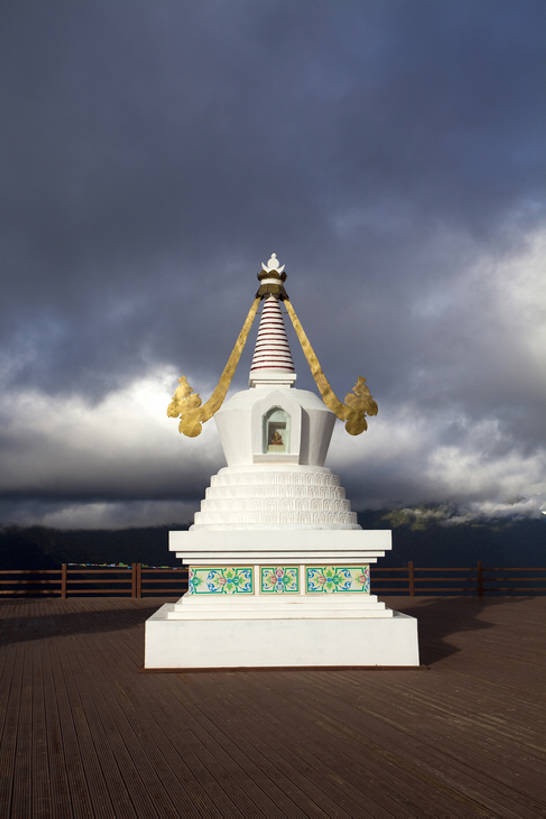 无人,竖图,室外,旅游,度假,建筑,中国,亚洲,塔,娱乐,梅里雪山,白色,地标建筑,享受,休闲,放松,摄影,佛教,宗教建筑,东亚,喇嘛教,云南省,彩图,传统文化,bj175