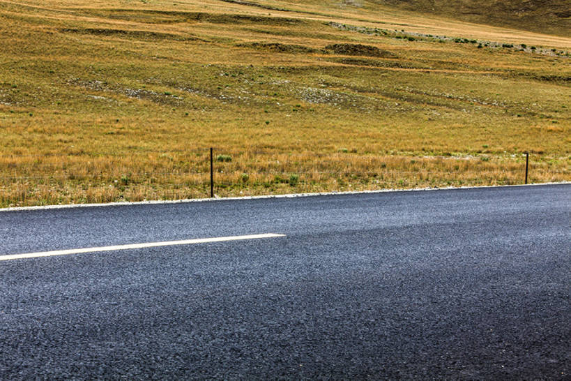 无人,横图,室外,白天,背景,旅游,度假,美景,道路,高速公路,路,公路,中国,亚洲,直线,地形,景观,山路,交通,娱乐,西藏,草,黄色,风景,自然,享受,休闲,景色,放松,运输,摄影,宁静,环境,大道,自然风光,东亚,西藏自治区,地貌,罕见,荒僻,偏僻,偏远,遥远,冷僻,秋天,马路,彩图,旅行,汽车广告背景图,bj175