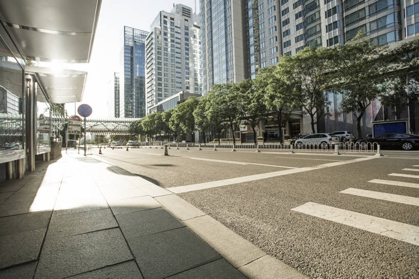 无人,横图,室外,白天,背景,度假,商务,美景,城市风光,城市,道路,建筑,街道,路,人行横道,公路,北京,日光,中国,亚洲,线,景观,路边,分界线,车道,地面,交通,首都,娱乐,现代,树,风景,天空,享受,休闲,办公大楼,景色,放松,运输,摄影,建造,柏油路,都市风光,大道,逆光,市区,沥青,东亚,发展,繁荣,金融区,斑马线,马路,彩图,高层建筑,北京CBD,建筑结构,广角,公车站,汽车广告背景图,bj175