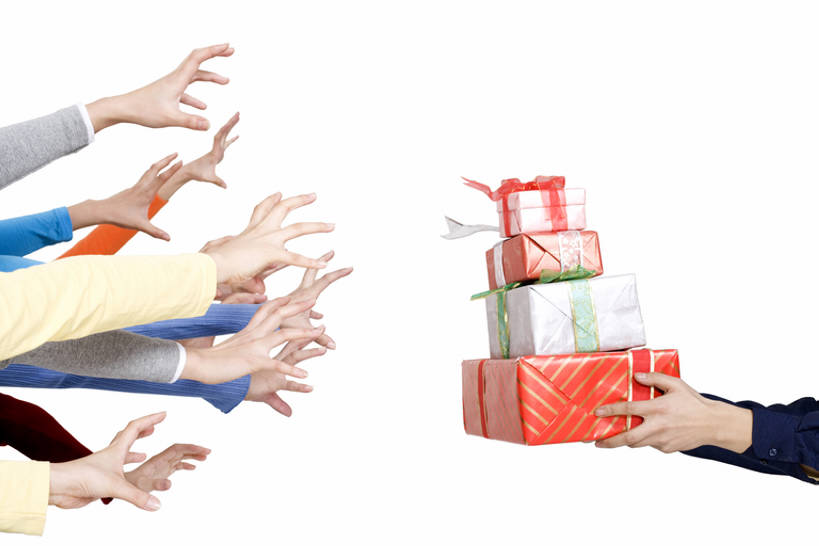 东方人,成年人,手,一个人,人群,横图,留白,白色背景,侧面,团队,礼物,中国,亚洲,仅一个年轻女性,仅一个女性,仅一个人,包装纸,休闲装,手势,概念,打结,伸手,鞠躬,享乐,东亚,北京市,年轻女性,女人,女性,亚洲人,中国人,年轻人,彩图,影棚拍摄,打手势,团购,空头支票,bj175